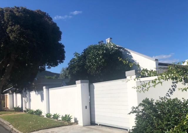 Hotel The Lily House Hermanus Exterior foto